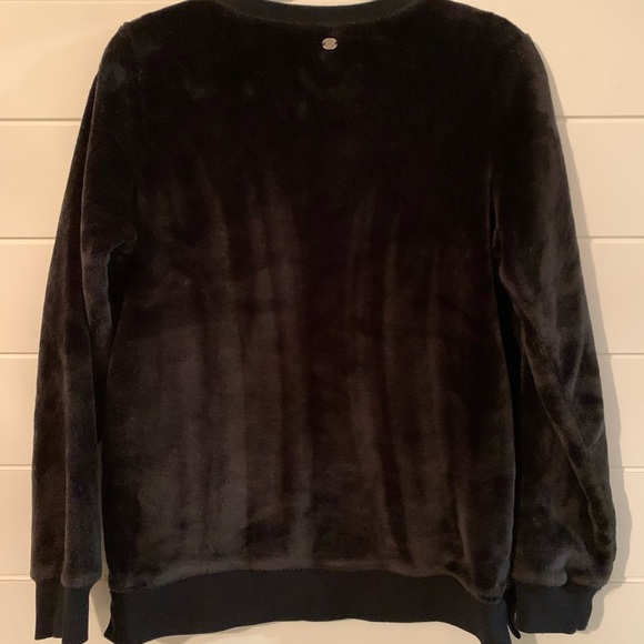GAIAM Plush Cozy Women's Pullover Black
Size medium - Picture 4 of 11